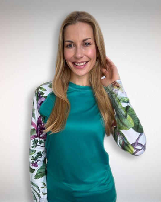 Annabelle trägt das Skingineered Longsleve